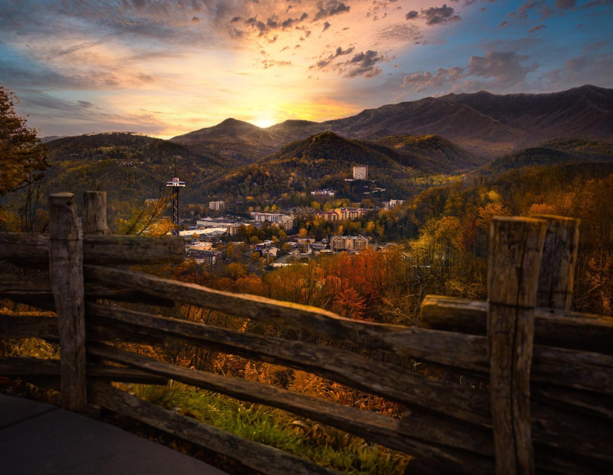 Mountain Eden, Hot Tub, Resort Pool, Wifi, 1089 Free Tickets Each Paid Day, Dollywood And More Гатлинбург Экстерьер фото