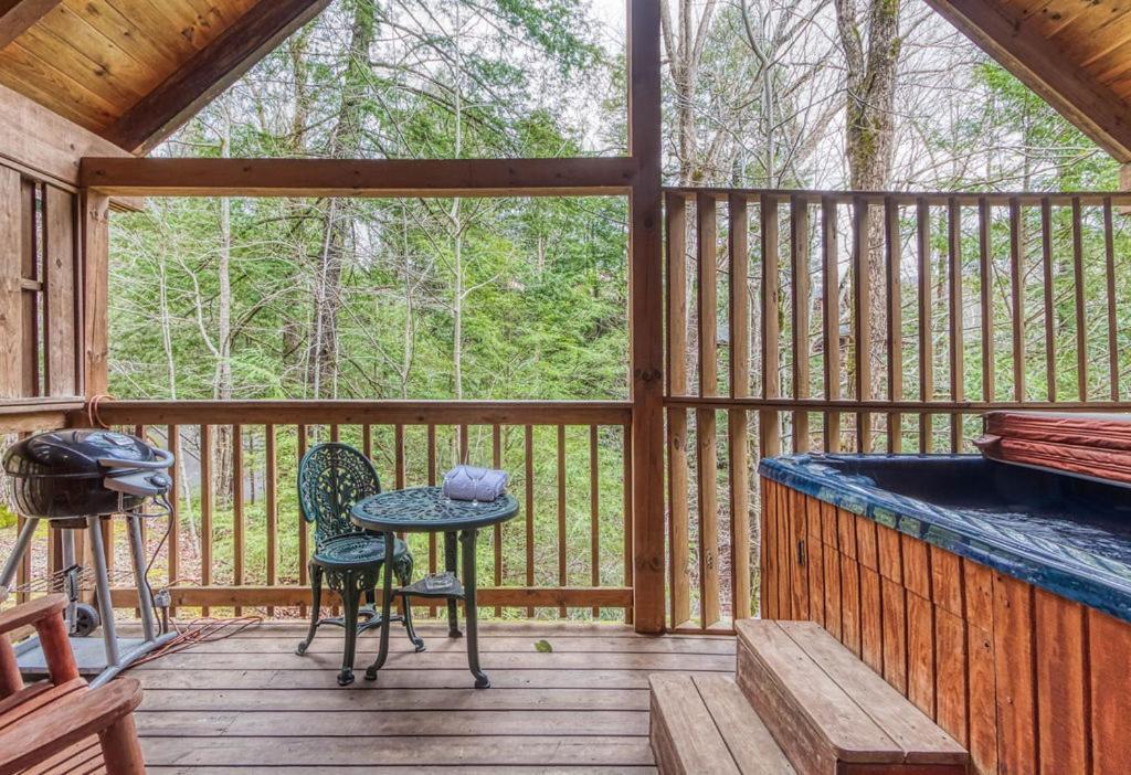 Mountain Eden, Hot Tub, Resort Pool, Wifi, 1089 Free Tickets Each Paid Day, Dollywood And More Гатлинбург Экстерьер фото
