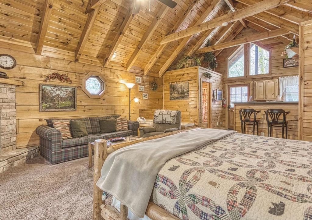 Mountain Eden, Hot Tub, Resort Pool, Wifi, 1089 Free Tickets Each Paid Day, Dollywood And More Гатлинбург Экстерьер фото