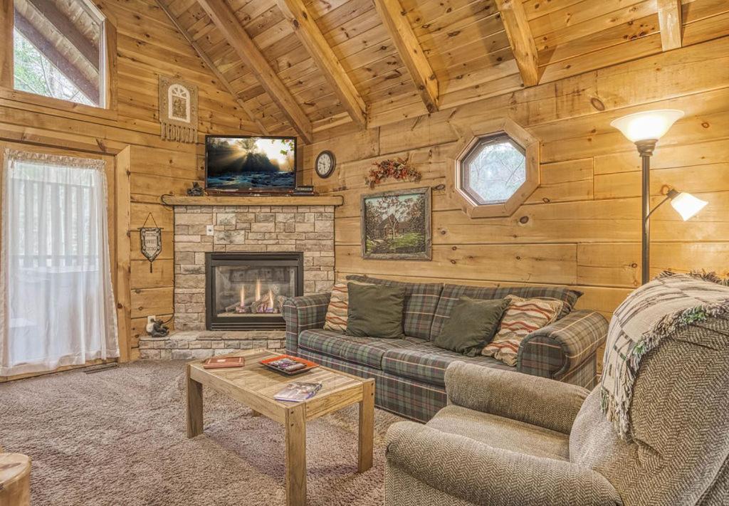 Mountain Eden, Hot Tub, Resort Pool, Wifi, 1089 Free Tickets Each Paid Day, Dollywood And More Гатлинбург Экстерьер фото