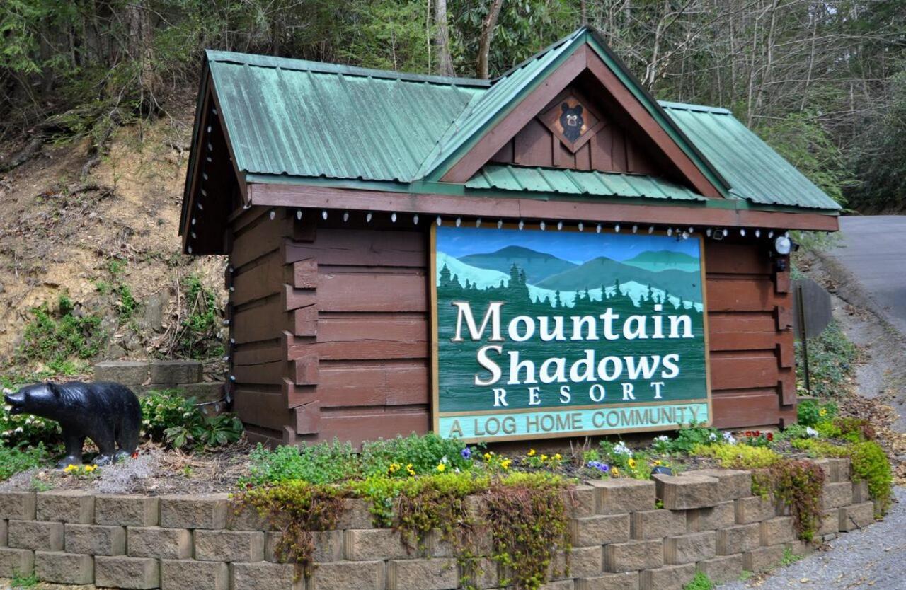Mountain Eden, Hot Tub, Resort Pool, Wifi, 1089 Free Tickets Each Paid Day, Dollywood And More Гатлинбург Экстерьер фото