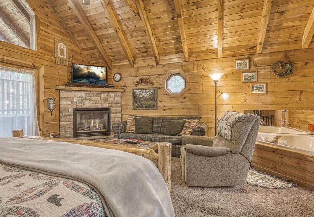 Mountain Eden, Hot Tub, Resort Pool, Wifi, 1089 Free Tickets Each Paid Day, Dollywood And More Гатлинбург Экстерьер фото